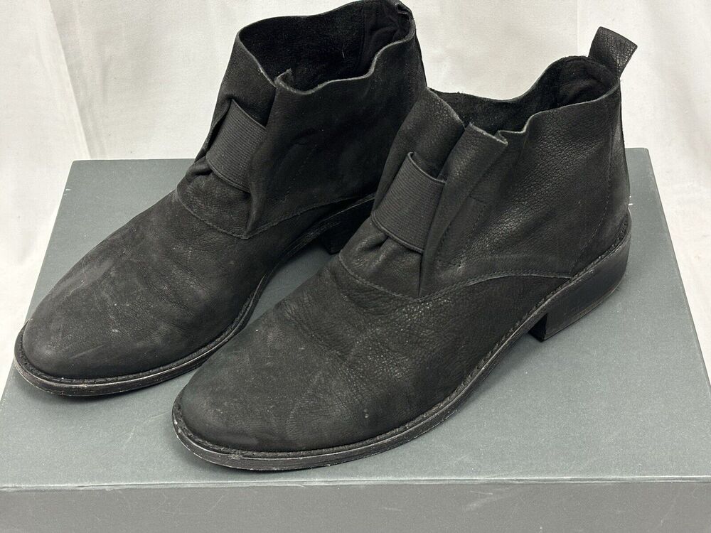 Eileen Fisher Boots Womens 8 Low Heel Ankle Booties Pull On Black Leather Almond